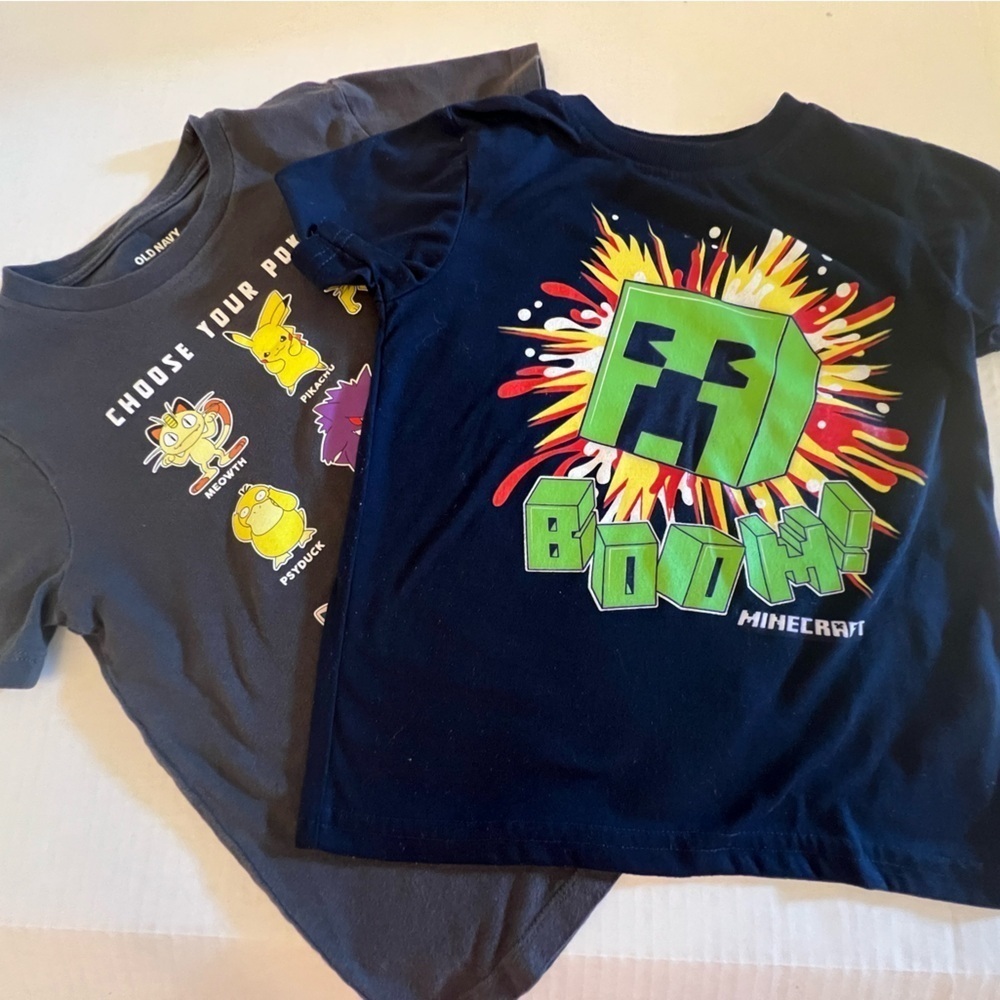 OLD NAVY GREY SIZE 6-7 & MINECRAFT NAVY SIZE 5-6 GRAPHIC VIDEO GAMERS T-SHIRTS